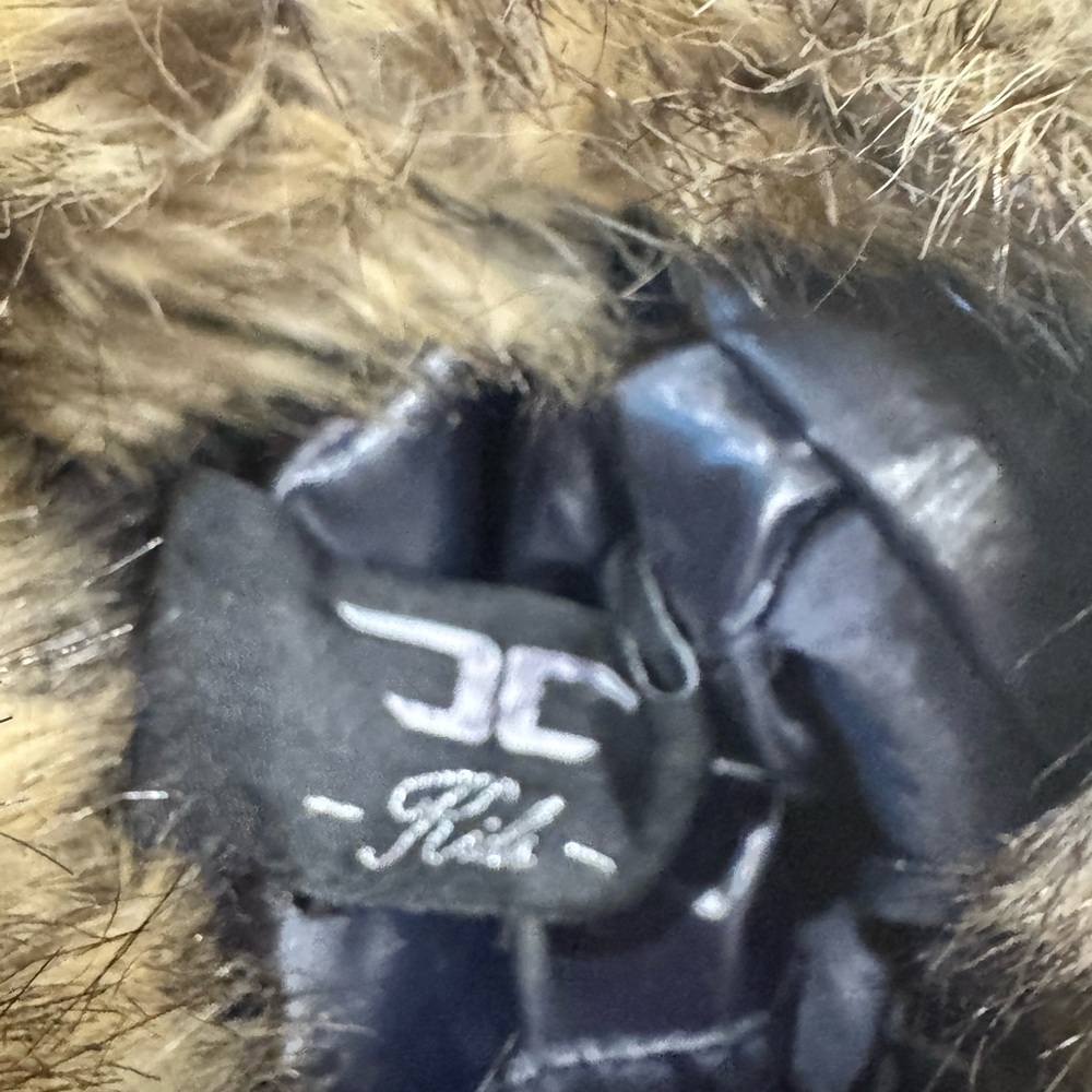 Navy blue Puffer Jacket with removable Faux Fur Collar kids size 7 like new kids - Picture 2 of 7